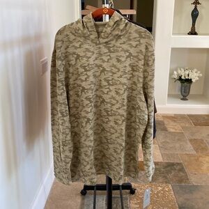 PGA Tour men’s pullover with hood - water repellent - size large.